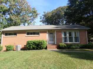 825 Faircrest Dr, Charlotte, NC 28210