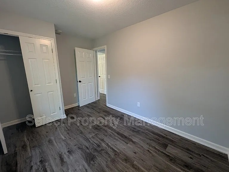 920 Courtney Dr — Photo 15