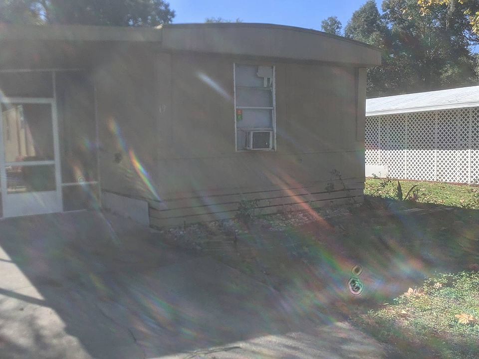 1st image of 19 Brenda Ave #19