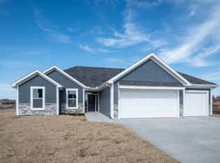 16286 Landauer St, Basehor, KS 66007