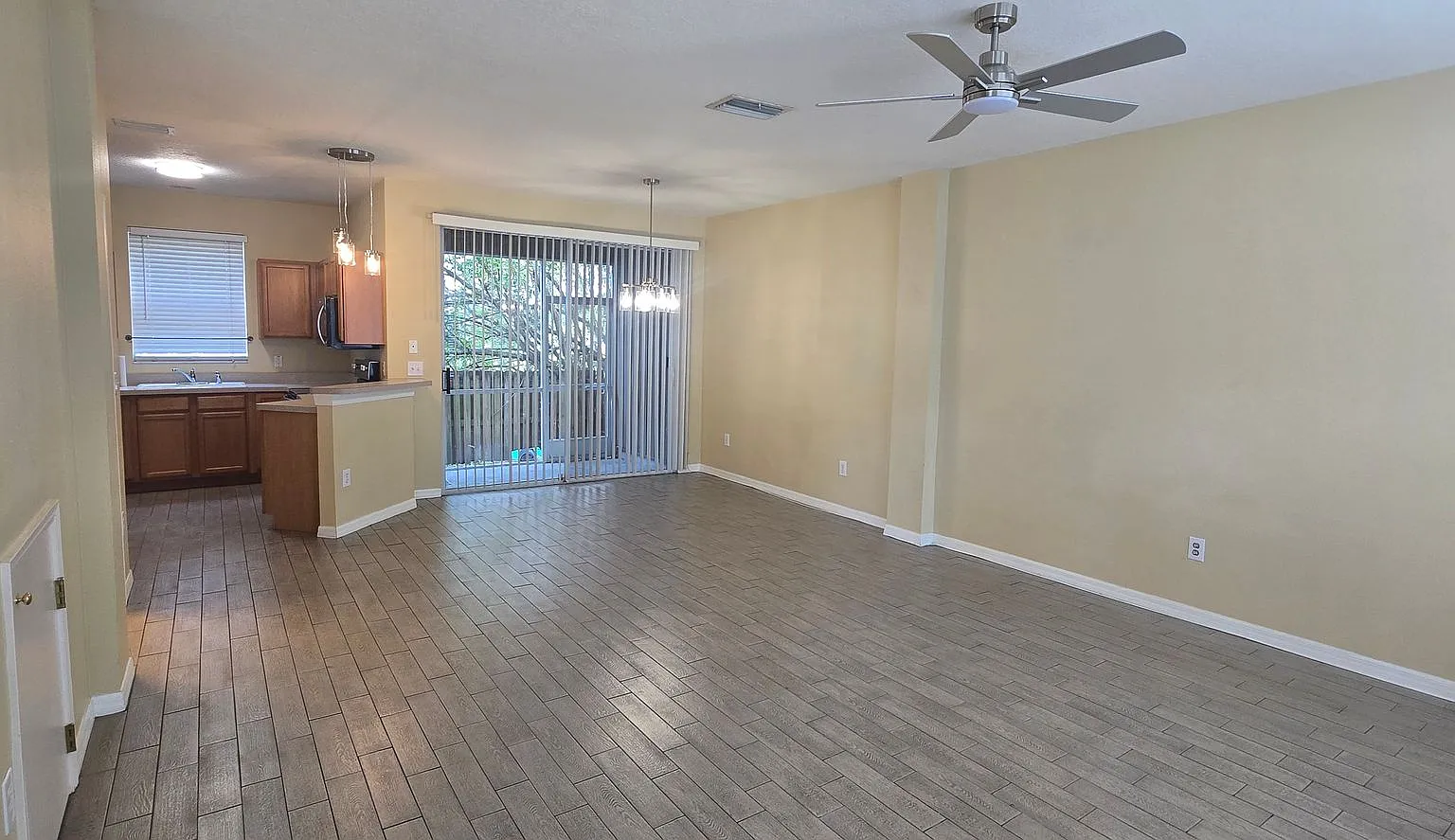 Townhome Near MLK and I-75 — Photo 2