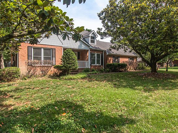 2nd image of 2208 Shannon Dr