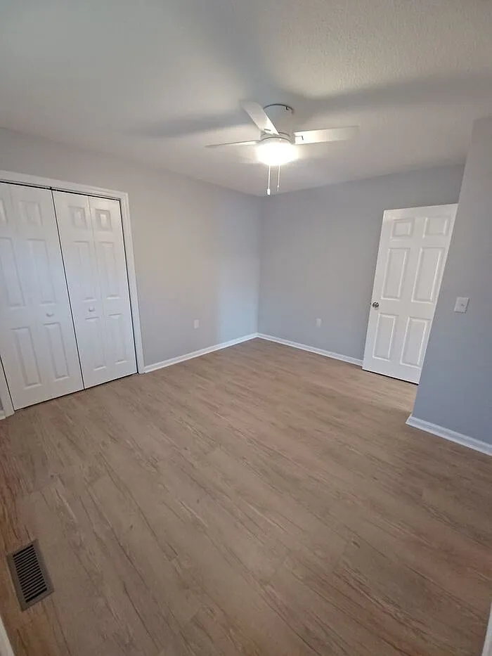 Building Photo - 5175 Ponderosa Dr