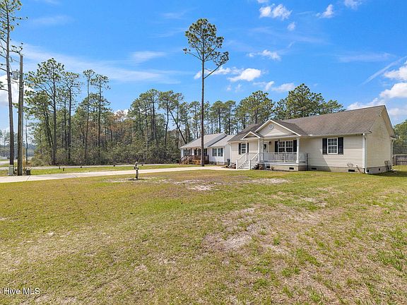 5th image of 1221 Maple Road