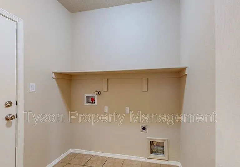 2440 Corvara Dr SE — Photo 7