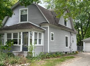 928 Pleasant St, Belding, MI 48809