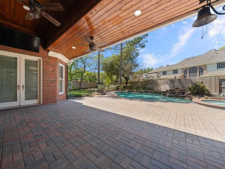 13714 Gainesway Dr — Photo 40
