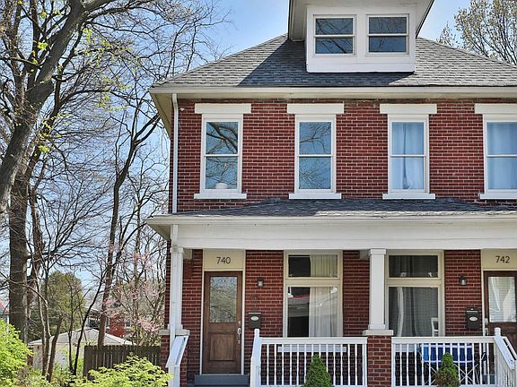 2nd image of 740 Oakwood Ave