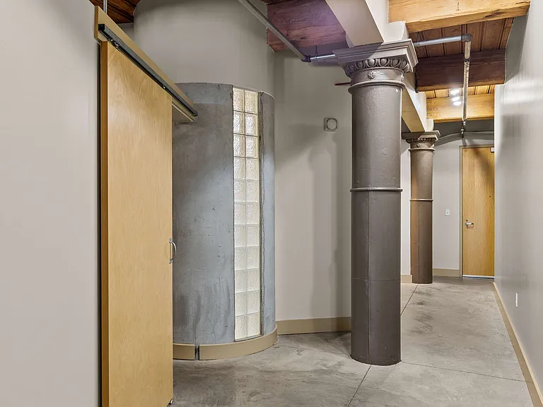 Bogen | Urban Chic Lofts — Photo 22