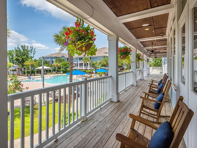 Windward Long Point Apartments — Photo 9