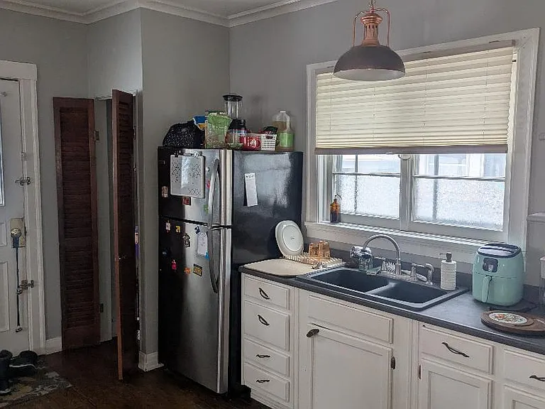 1099 Park Ave #1 — Photo 10