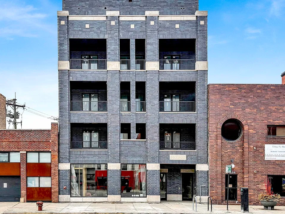 5630 N Broadway St #5W