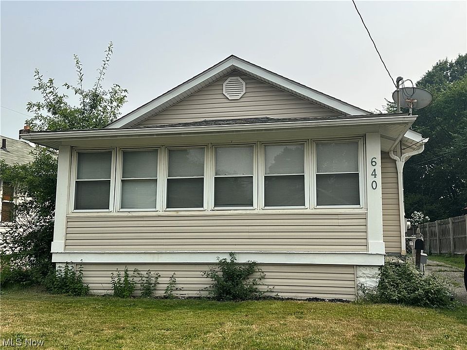 1st image of 640 E Archwood Ave
