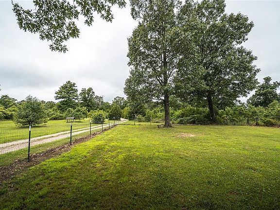 3rd image of 24184 Upton Dr