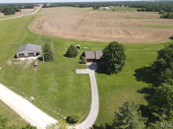 18749 225th St, Lewistown, MO 63452