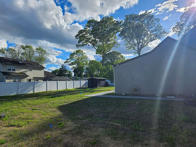 Yerk Ave — Photo 10