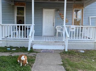 608 W Douglas St, Fairfield, IL 62837