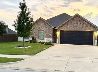 1610 Summercrest Dr, Cleburne, TX 76033