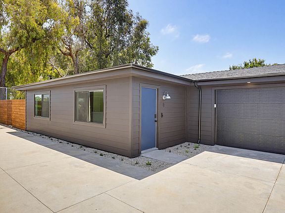 2nd image of 2036 Pomona Ave #B