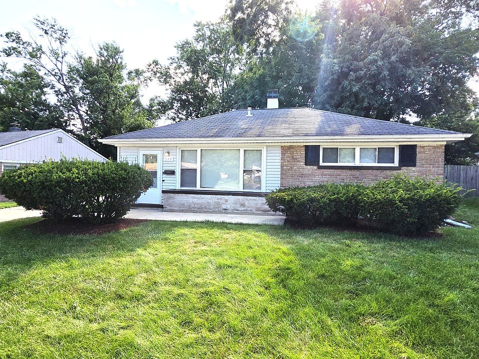 1st image of 277 Minocqua St