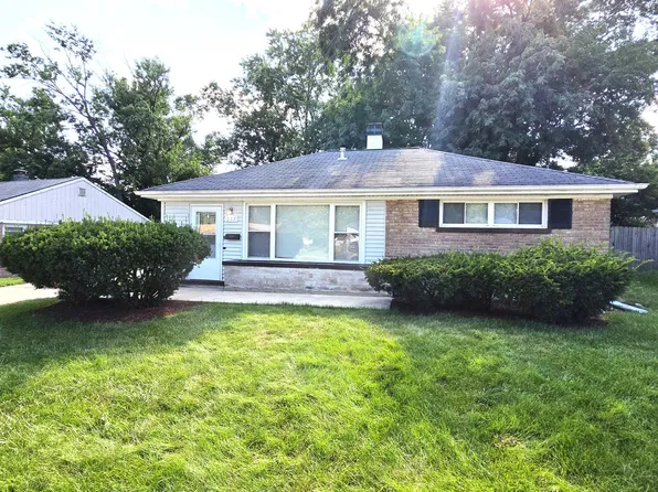 277 Minocqua St, Park Forest, IL 60466