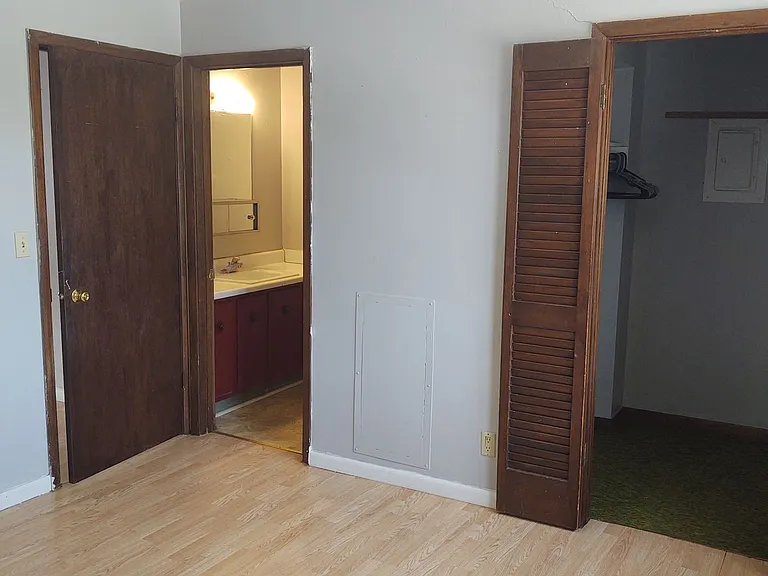 912 2nd Avenue — Photo 11