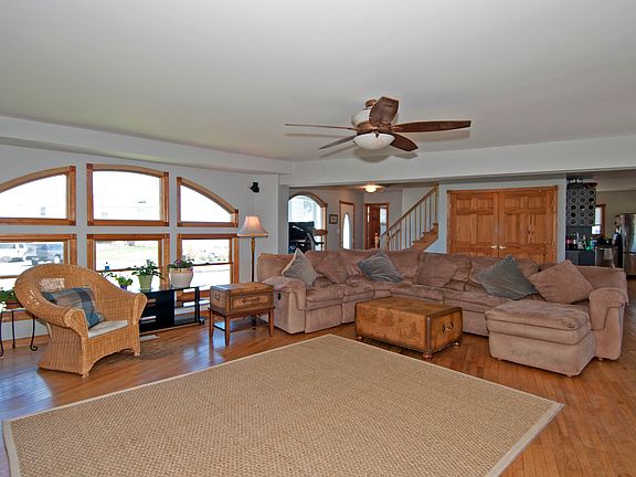 3rd image of 254 Sequams Lane Ctr