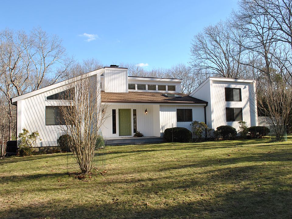 1st image of 43 Diane Dr
