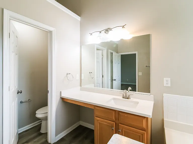2436 Cornell Cir — Photo 12