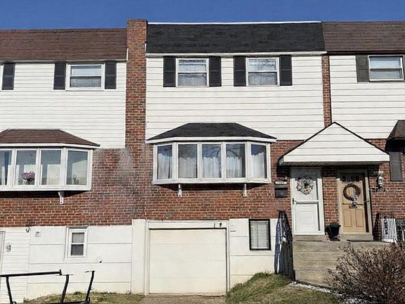 2nd image of 3164 Derry Rd