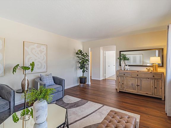 4th image of 1818 Oak Ave
