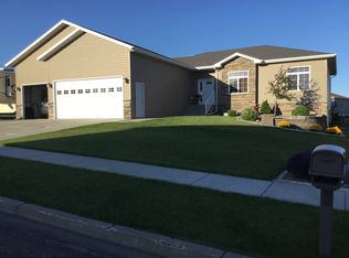 1463 Eagle Crest Loop, Bismarck, ND 58503