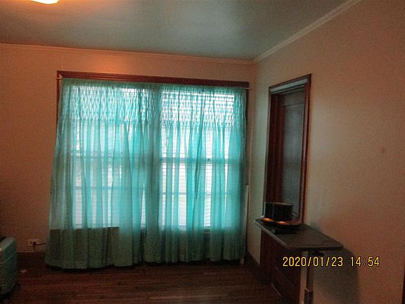 5th image of 524 Woodlawn St