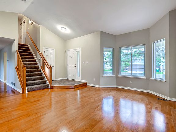 2nd image of 12159 Applewood Ct
