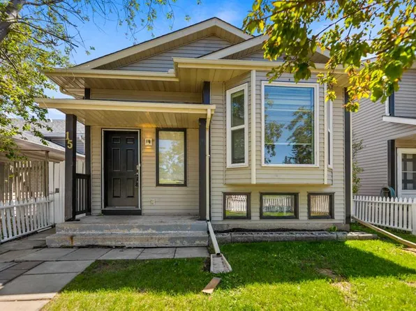 15 N Erin Green Way SE, Calgary, AB T2B 3C2