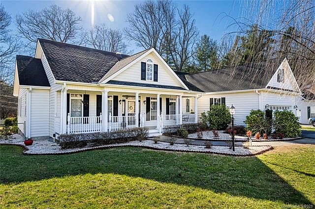 1st image of 364 Classic Oaks Cir
