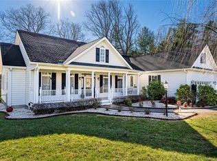 364 Classic Oaks Cir, Hendersonville, NC 28792