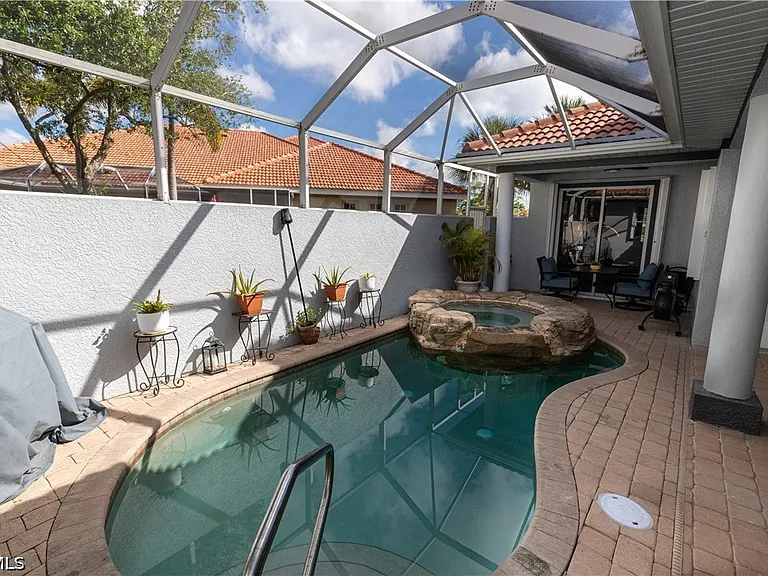 14081 Bently Cir — Photo 3