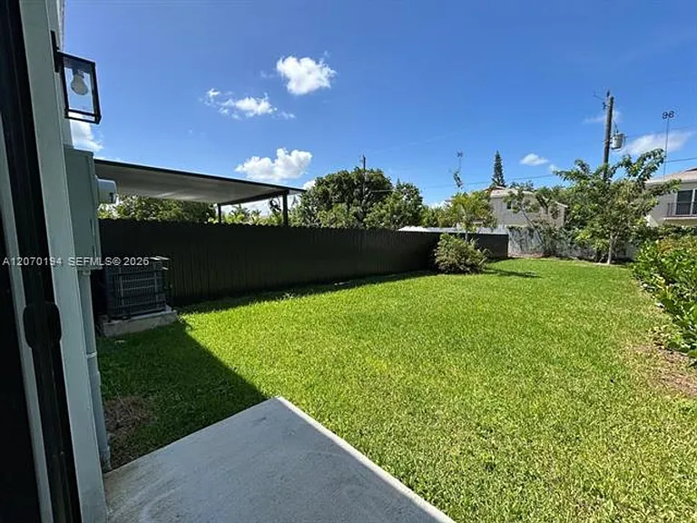 854 SW 1st St #Townhouse 854 — Photo 31