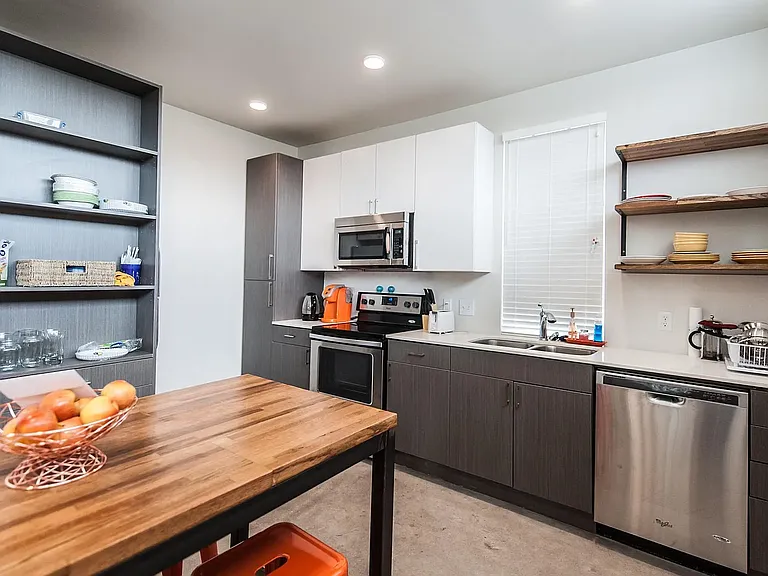 718 E 5th Ave #803 — Photo 2
