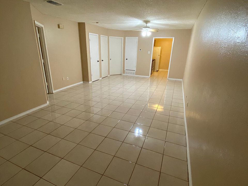 1st image of 601 McQueary St