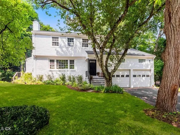 4 Ponderosa Dr, Greenwich, CT 06830