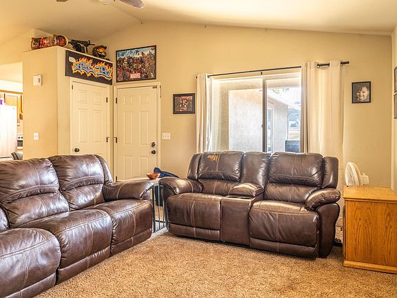 3rd image of 4069 La Mesa Ave