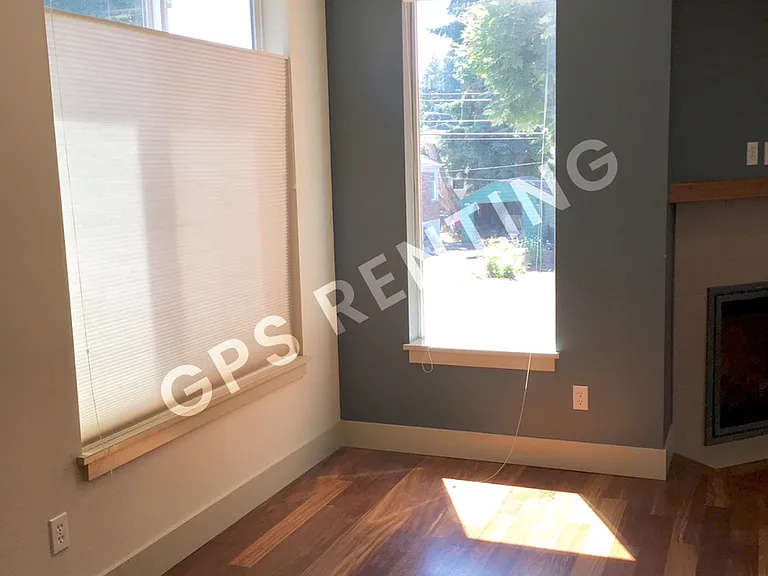 420 N 130th St — Photo 9