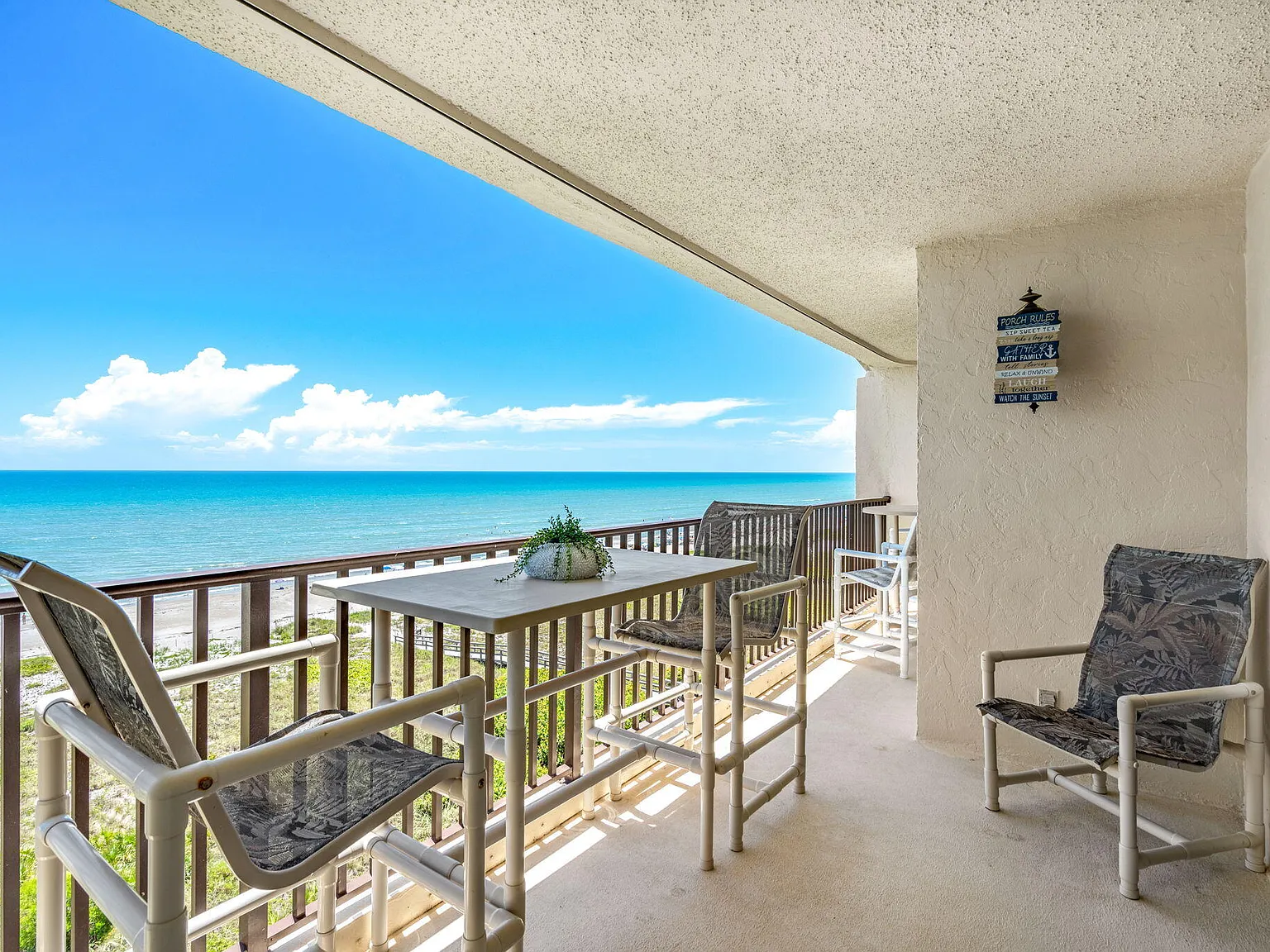 2 bed, 2.0 bath, 1256 sqft, $3,200 — Photo 1