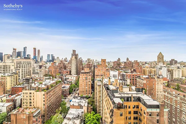 Sold by Sotheby's International Realty | media 23