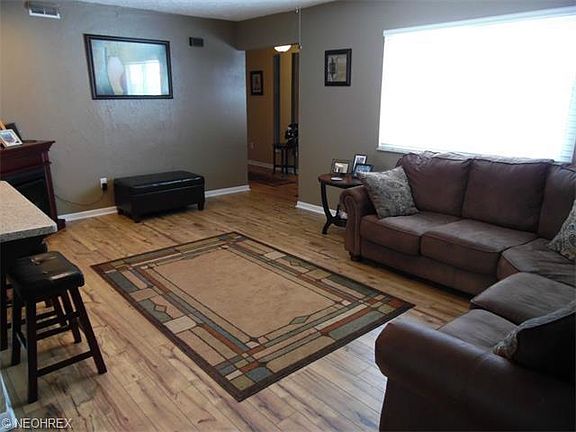 2nd image of 129 Valley Forge Cir