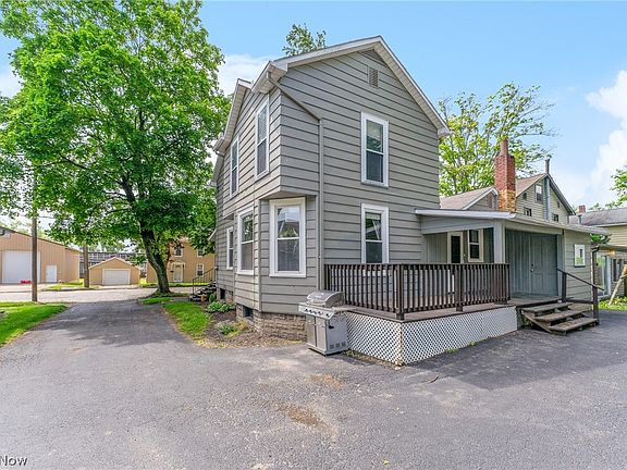 3rd image of 119 Main St