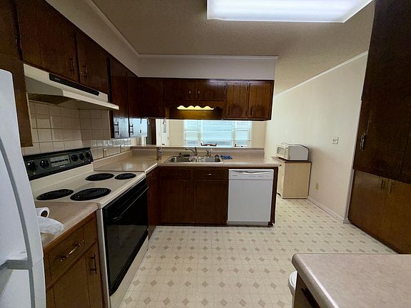 5th image of 3192 Peggy St