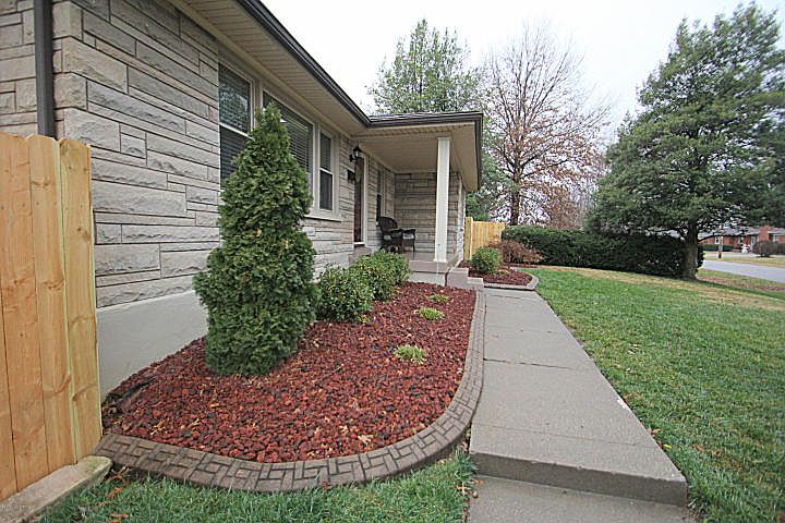 2nd image of 5704 Tamarack Ln